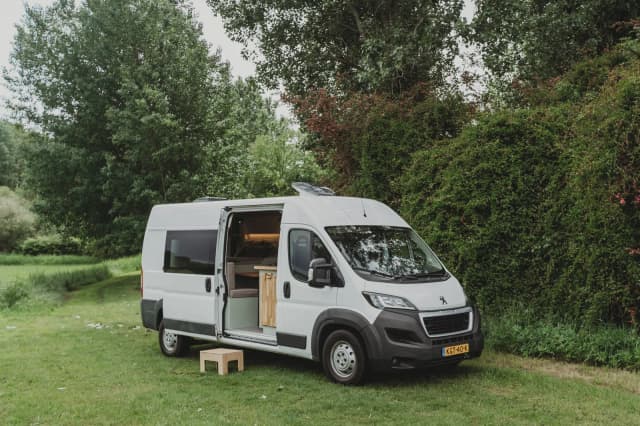 Peugeot Boxer L3H2 buscamper exterieur totaaloverzicht